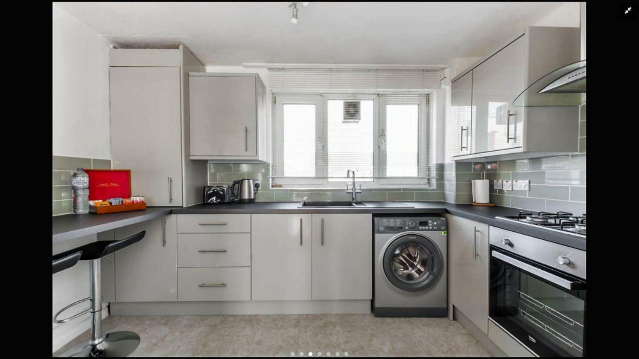 Lovely One Bedroom Apartment In Stratford Londra Esterno foto